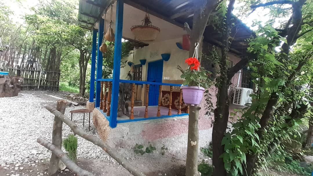 یک خوابه جنگلی ماه ثنا