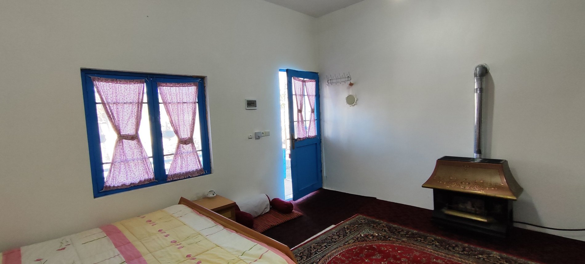 کلبه آبی - واحد گیل ناز