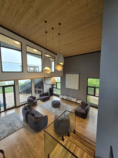 ویلا چهارخوابه استخردار آبگرم نئوکلاسیک آمارد