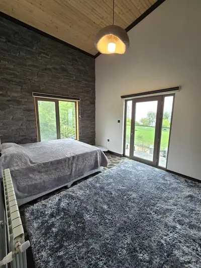 ویلا چهارخوابه استخردار آبگرم نئوکلاسیک آمارد