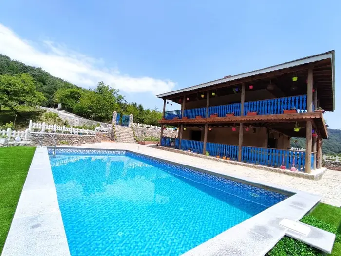 کلبه سه خوابه ازاردار