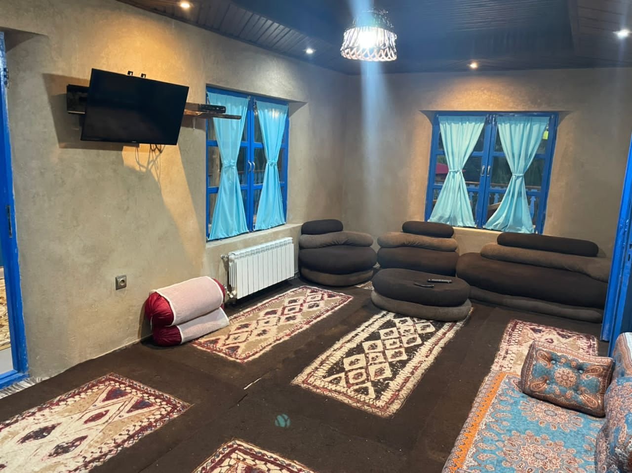 کلبه سه خوابه ازاردار