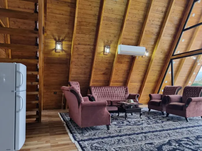 کلبه سه خوابه سوئیسی استخردار آبگرم وولی تو