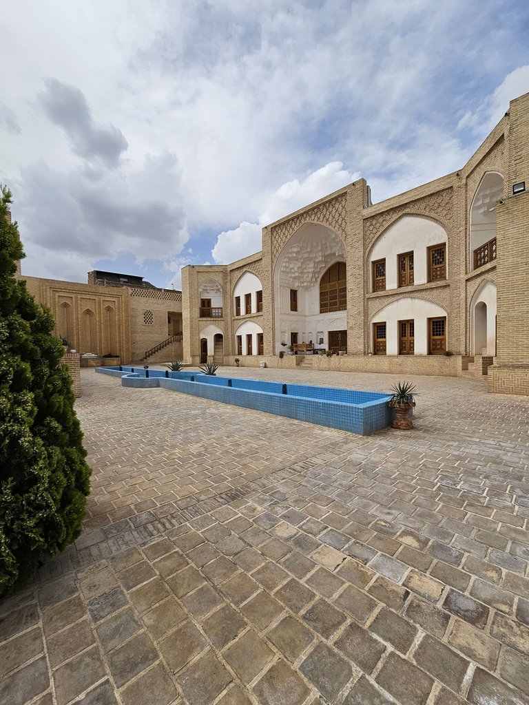 عمارت حاکم - واحد فرخنده