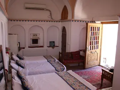 بومگردی عمارت حاکم - واحد سنتی مینا