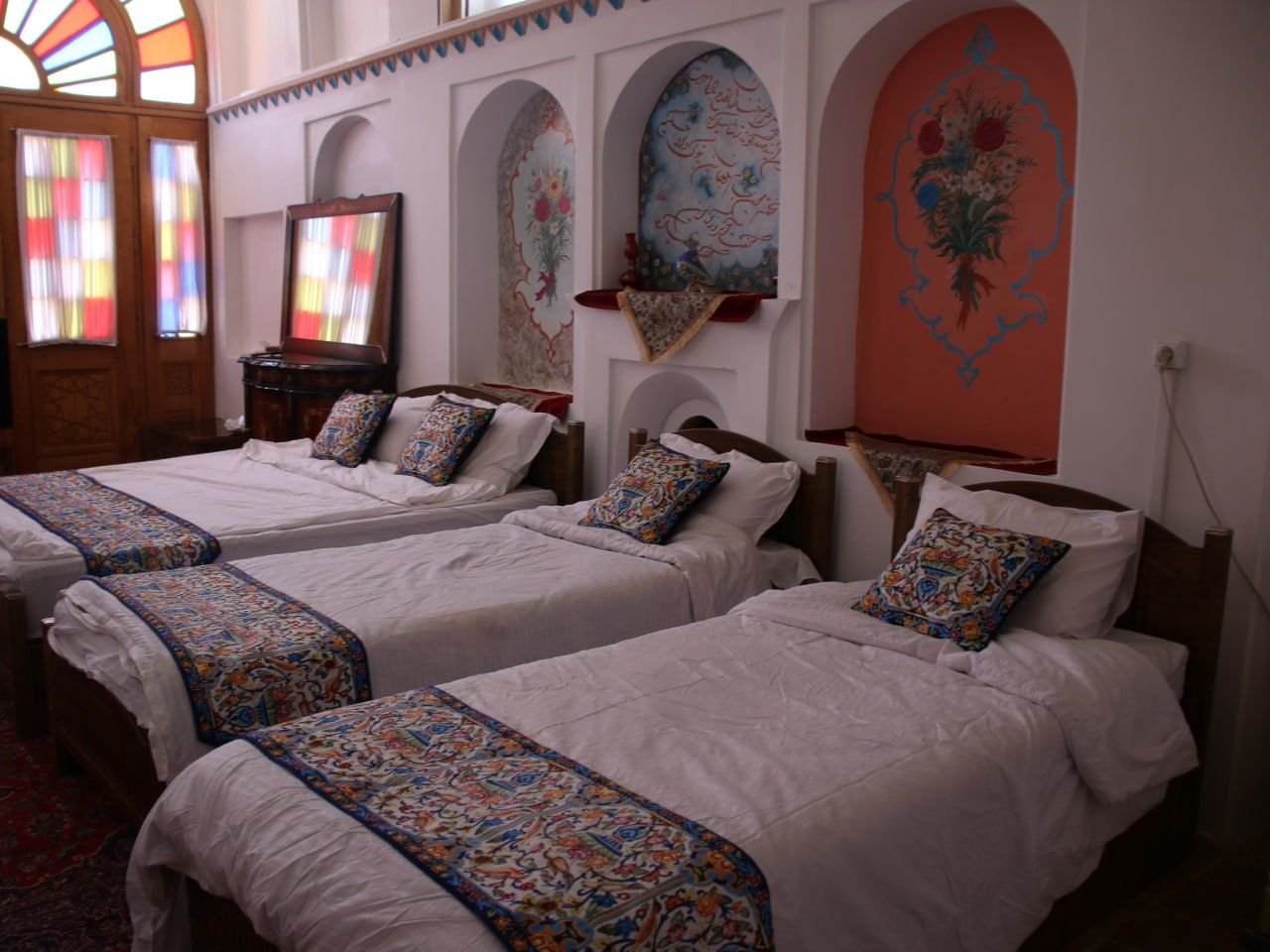 عمارت حاکم - واحد سنتی مینا