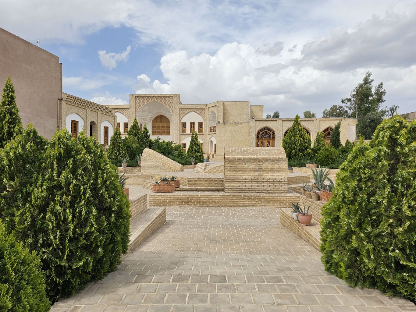 عمارت حاکم - واحد شیرین و فرهاد