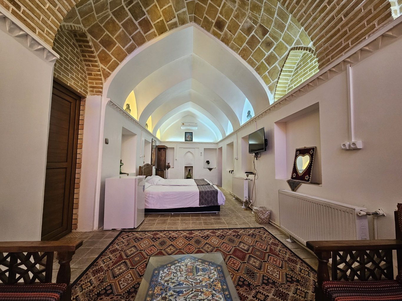 عمارت حاکم - واحد ماه منیر