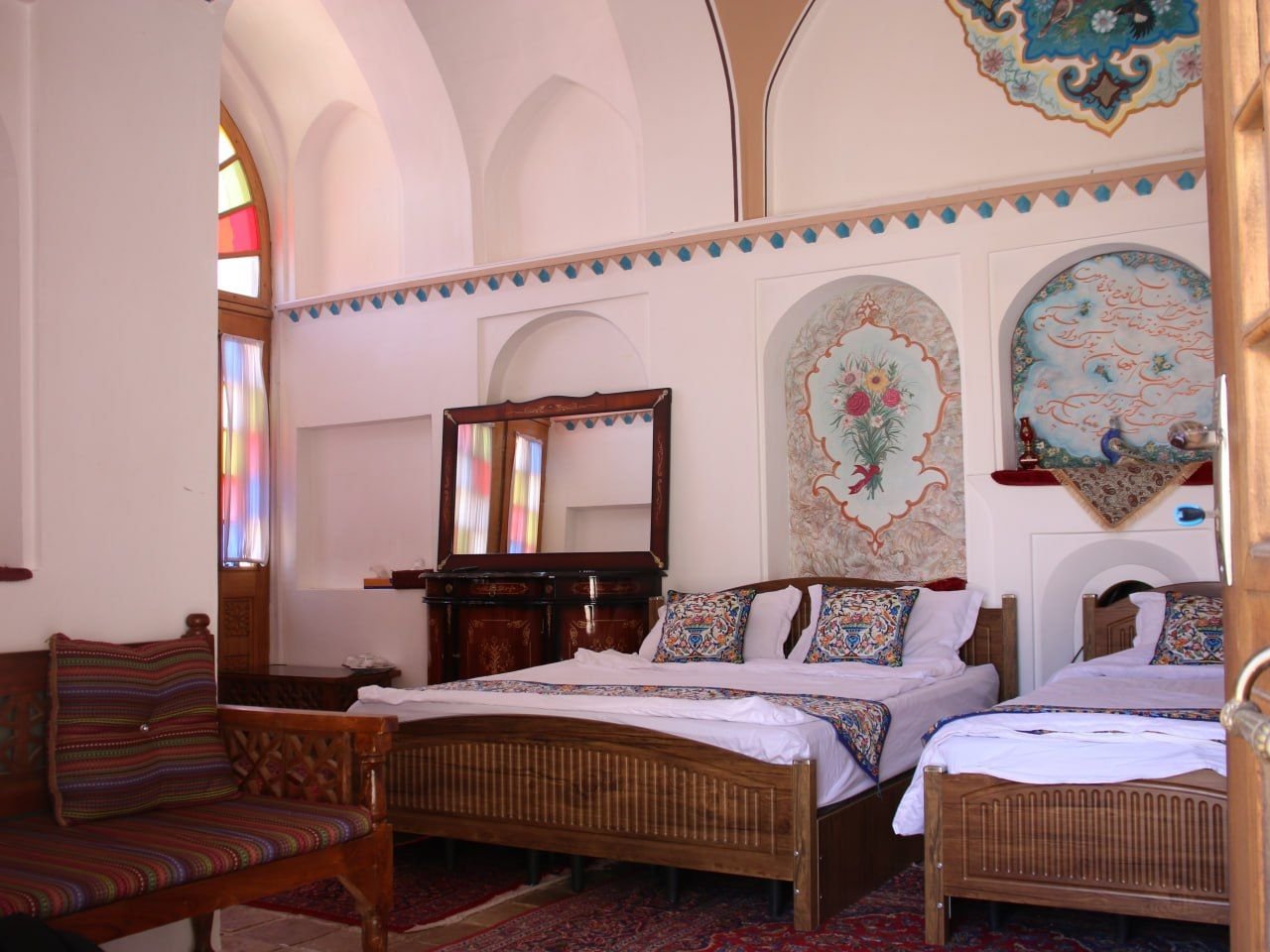 عمارت حاکم - واحد سنتی مینا