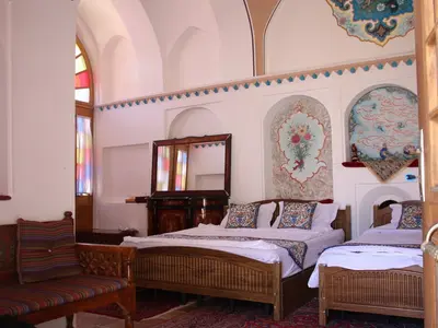 بومگردی عمارت حاکم - واحد سنتی مینا