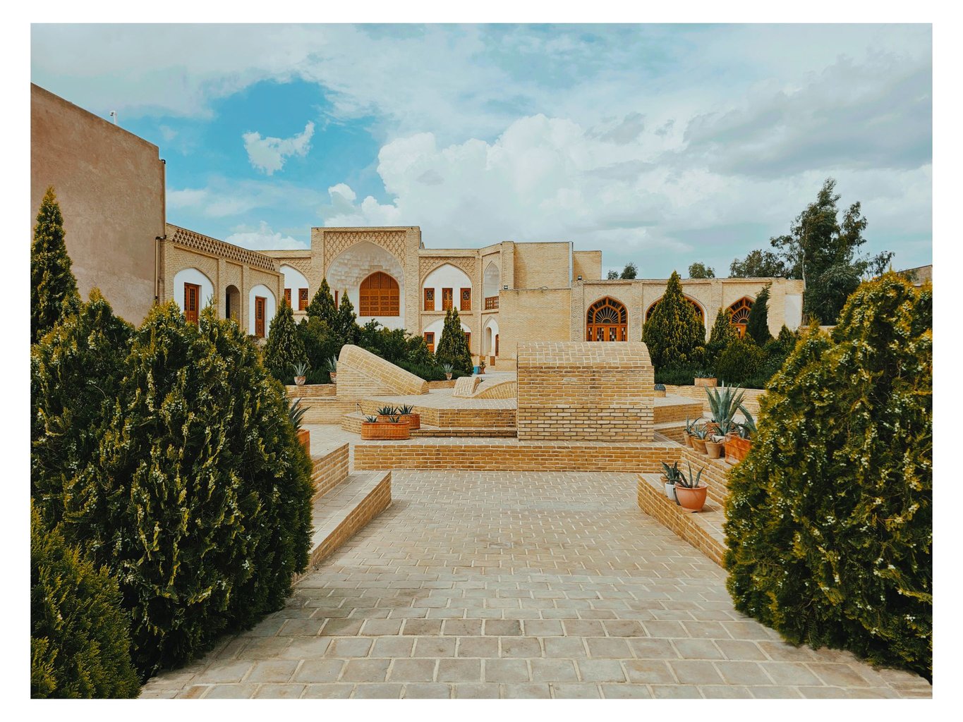 عمارت حاکم - واحد لیلی و مجنون