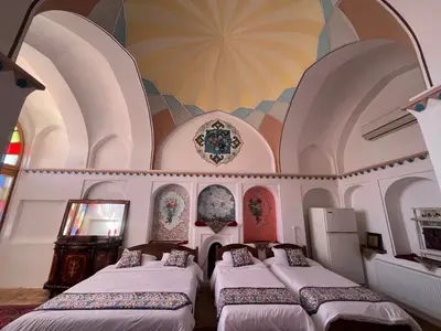 بومگردی عمارت حاکم - واحد سنتی مینا