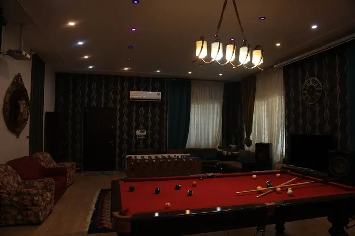 ویلا سه خوابه استخردار آبگرم باغ عتیق