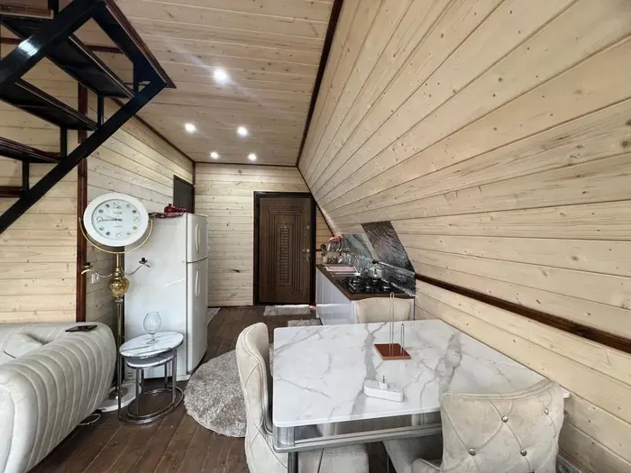 کلبه دوخوابه سوئیسی دوبلکس کامی