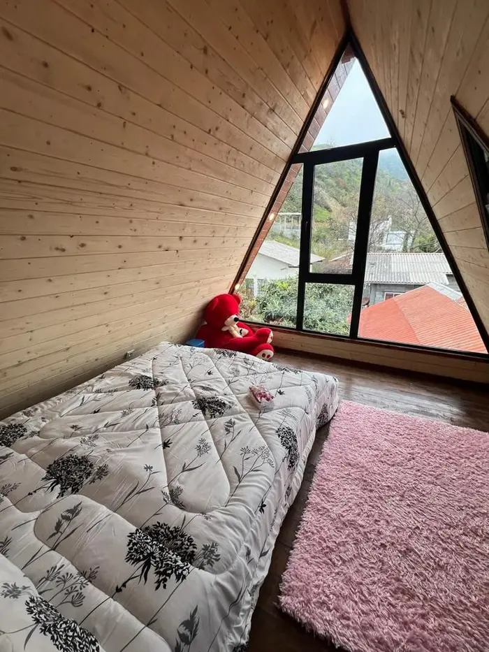 کلبه دوخوابه سوئیسی دوبلکس کامی