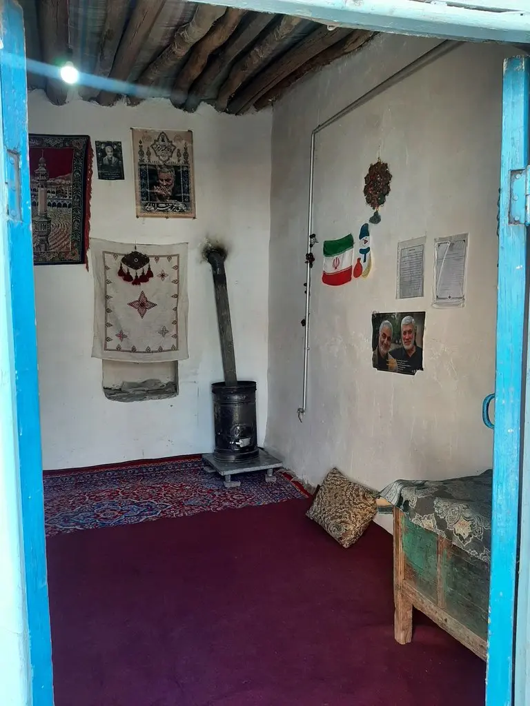 بوم گردی حاج عطا - واحد زنبق - اتاق زنبق 