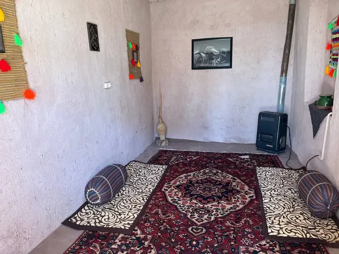 بوم گردی بام سمیرم - واحد کاه گلی - اتاق کاگلی ۲