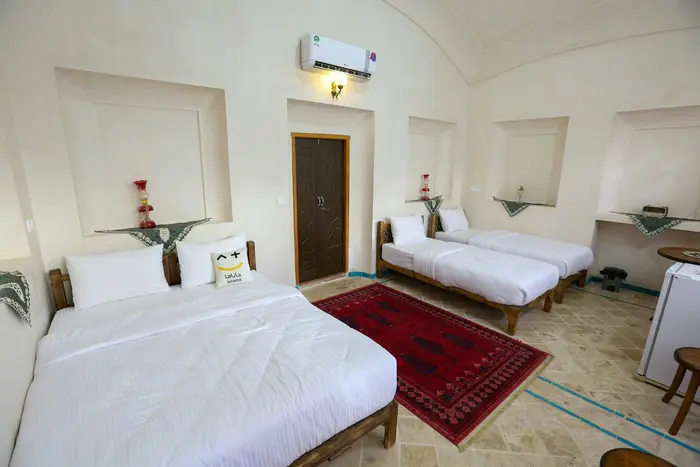 اقامتگاه سنتی تقی خان - واحد شاه نشین - اتاق شاه نشین