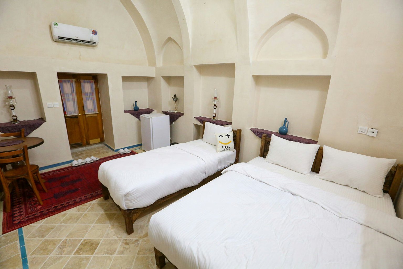 اقامتگاه سنتی تقی خان - واحد قاجار - اتاق قاجار