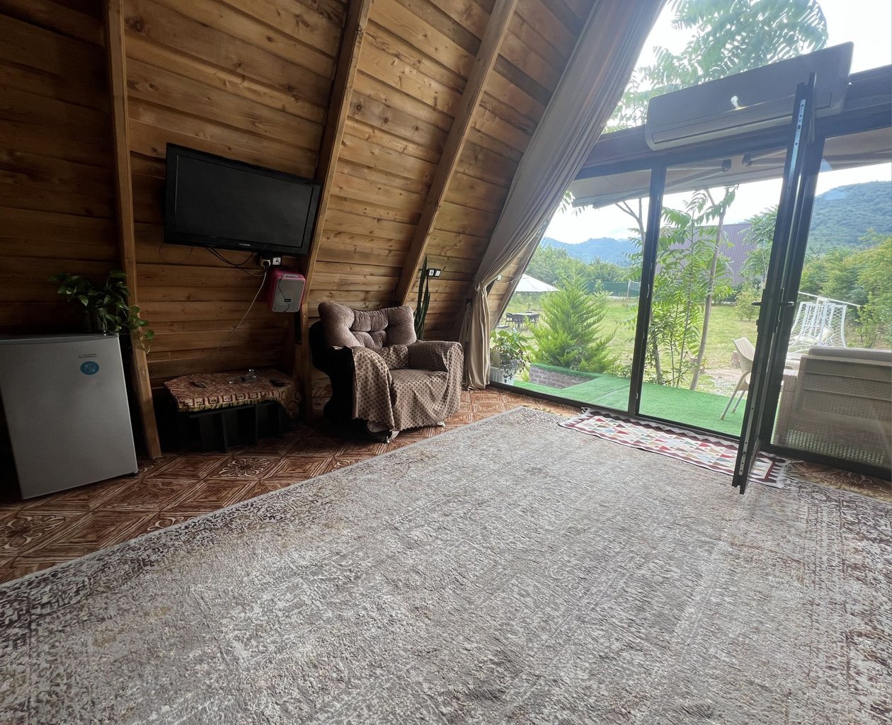 دوخوابه سوئیسی جکوزی دار فرشاد