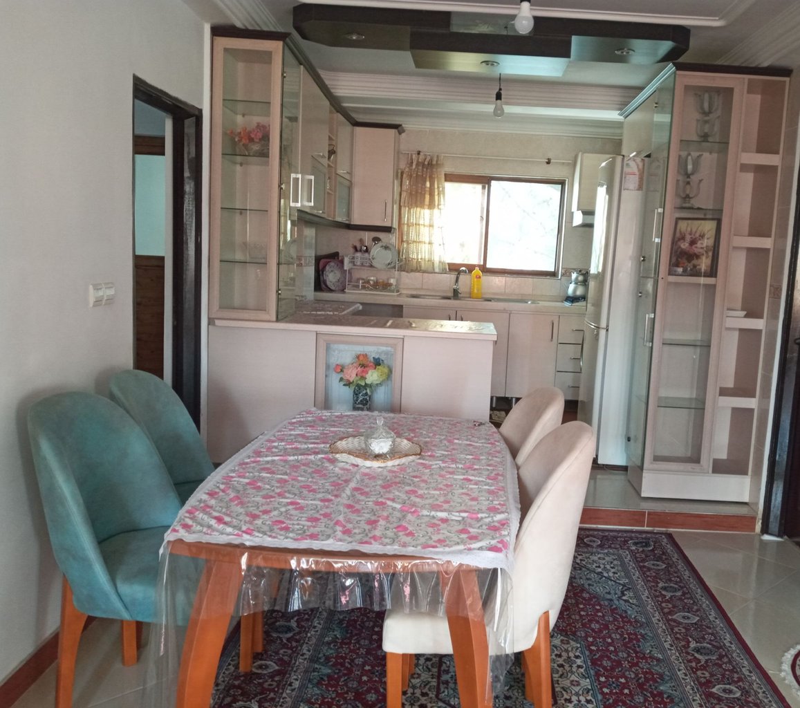 آپارتمان دوخوابه امیر ۷۶ - میز نهار خوری