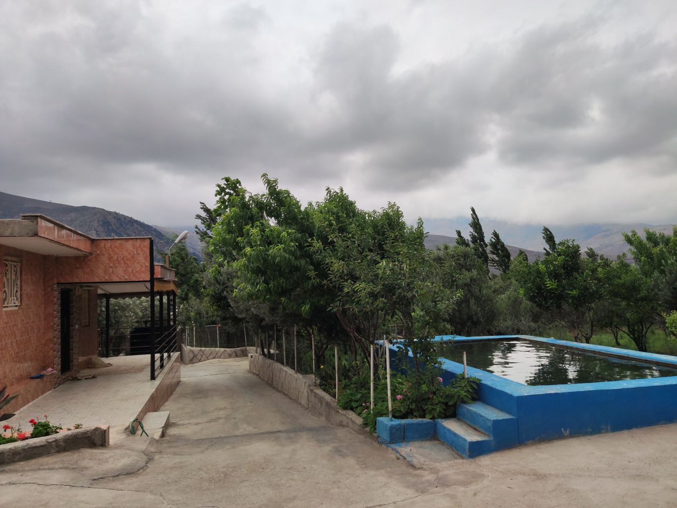 یک خوابه استخردار باغ عمو ایرج