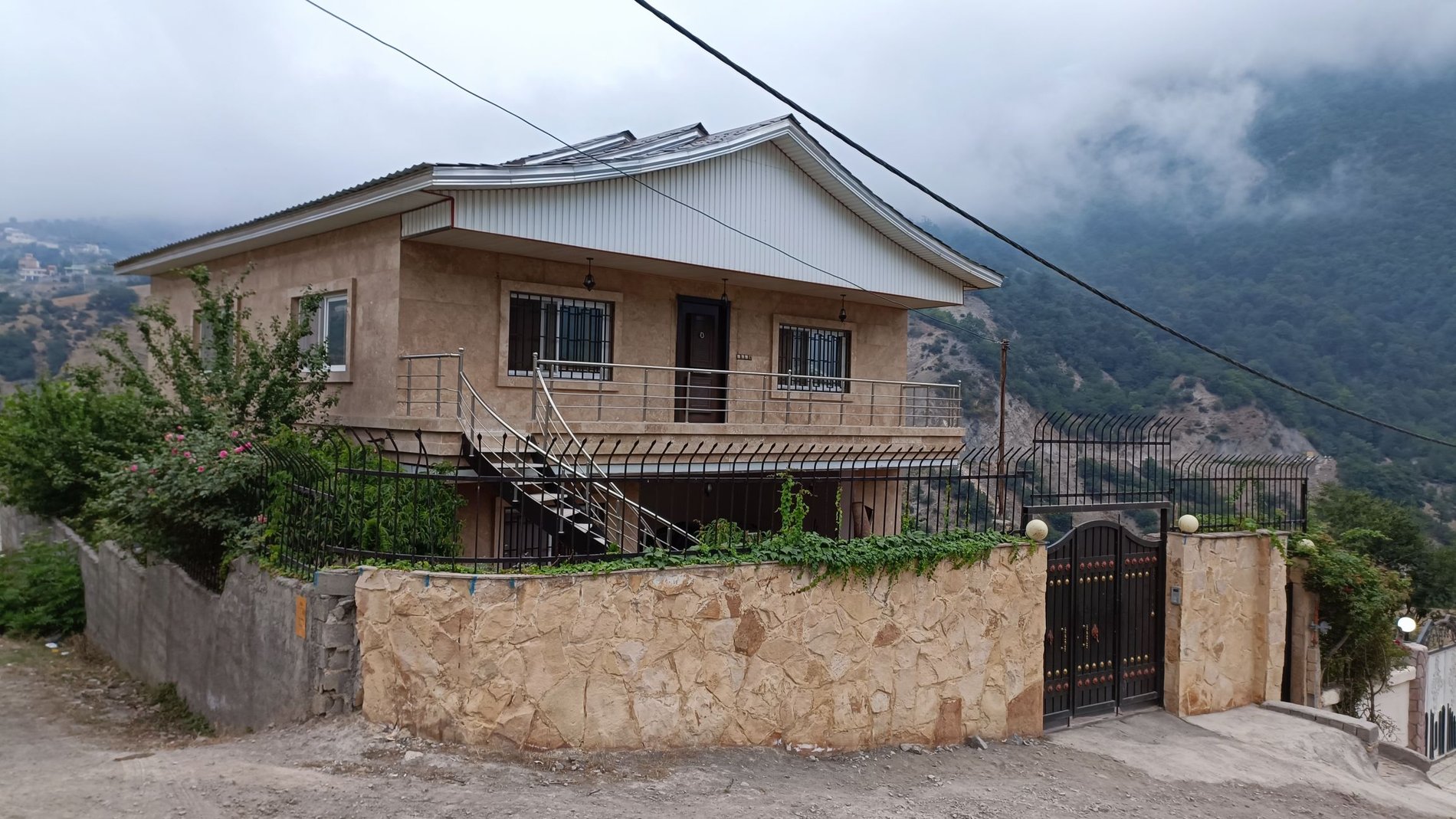 ویلا یک خوابه جنگلی لاویج