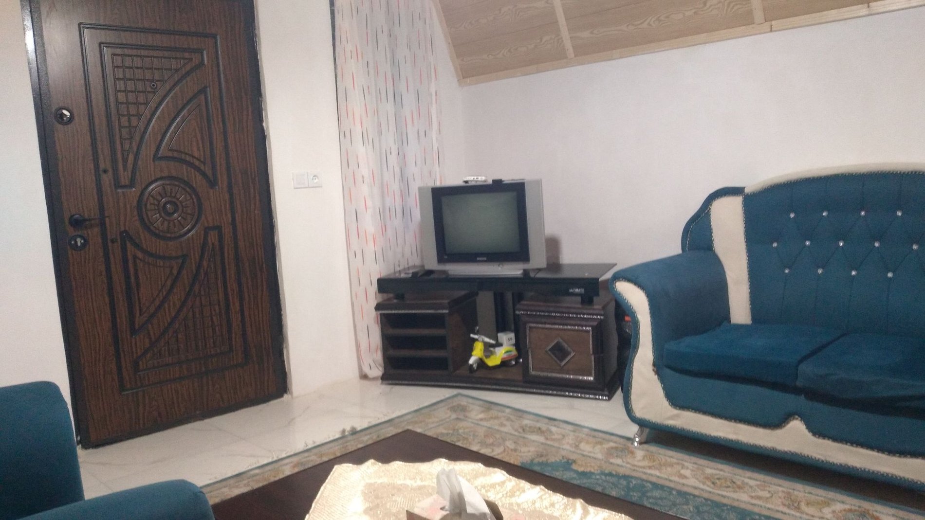 کلبه یک خوابه سوئیسی جنگلی شاهان