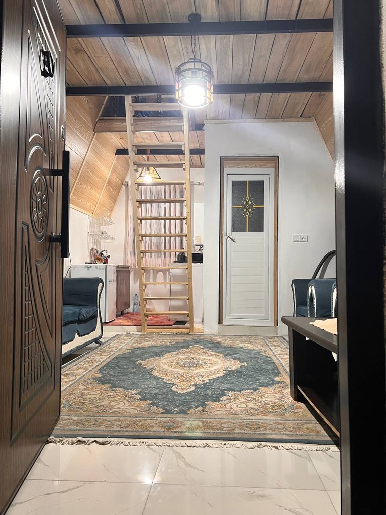 کلبه یک خوابه سوئیسی جنگلی شاهان