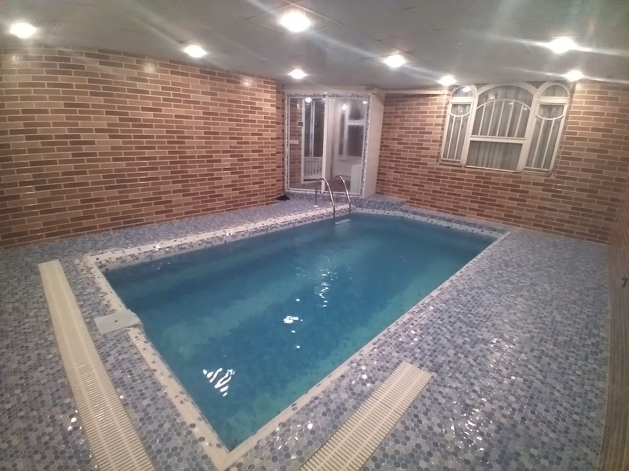 سوئیت ویلا واقع در شاندیز ابرده