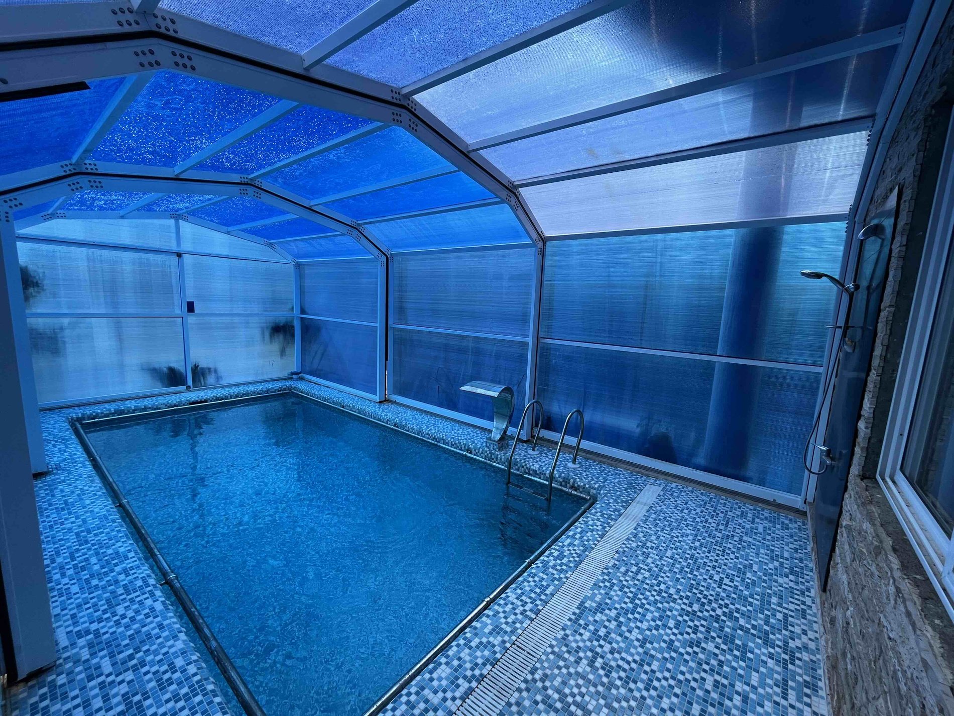 سه خوابه جنگلی استخردار آبگرم زنبق - انتخاب عنوان تصویر