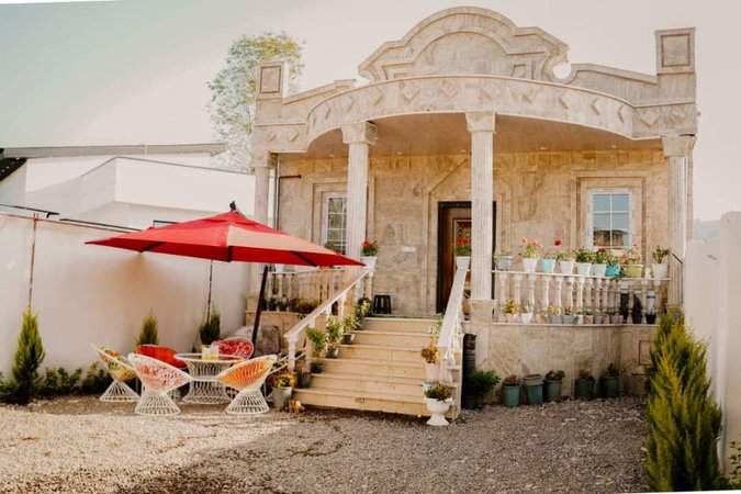 ویلا دوخوابه فرهان جاده قلعه رودخان - ویوی نمای جلوی ویلا