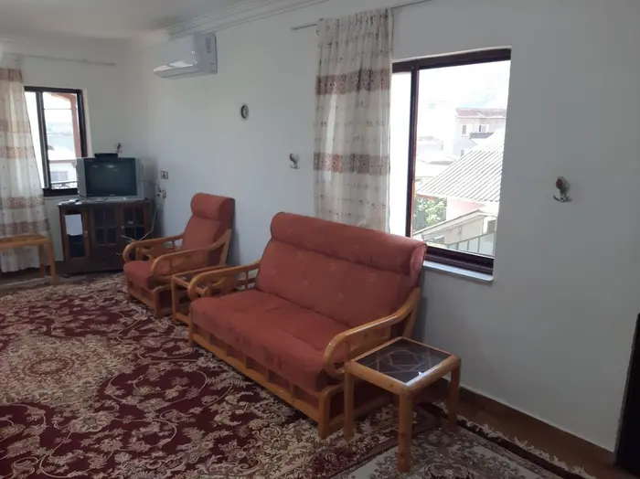 آپارتمان یک خوابه اقایی واحد 3 - نمای طرف کوه