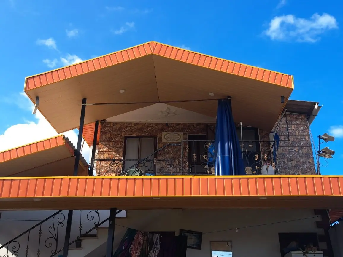 آپارتمان یک خوابه اقایی واحد 3 - نمای روبرو طبقه سوم و بالکنش