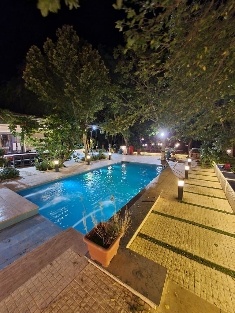 ویلا یک خوابه استخردار زردنجان