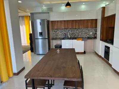 ویلا چهارخوابه استخردار آبگرم دوبلکس نایت 5