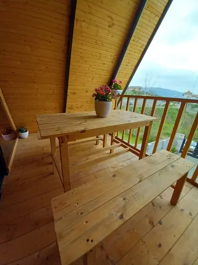 کلبه یک خوابه چوبی جکوزی دار سوئیسی باران