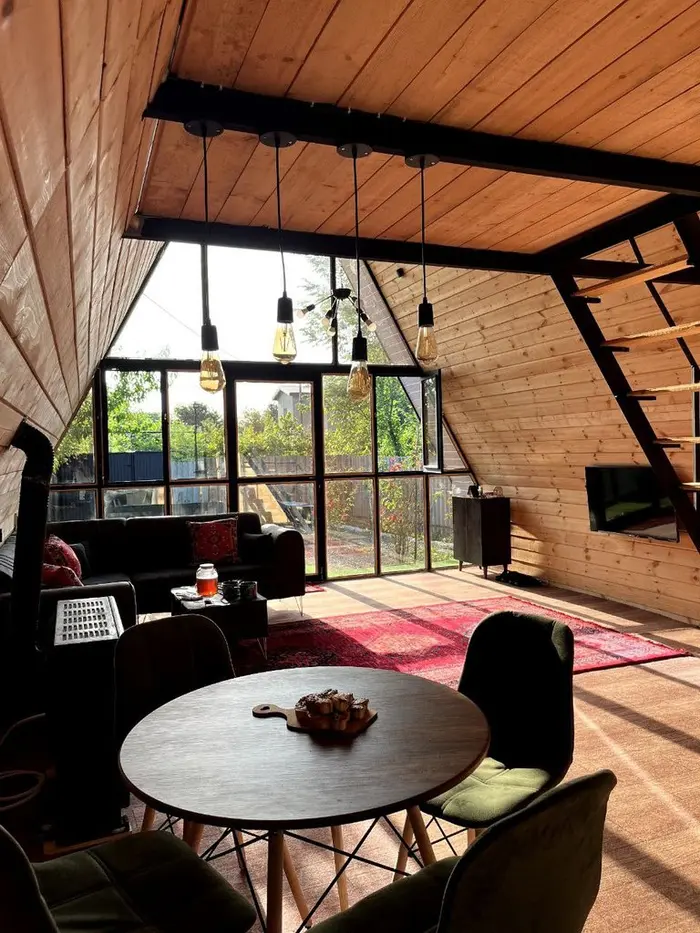 کلبه یک خوابه سوئیسی آرکا