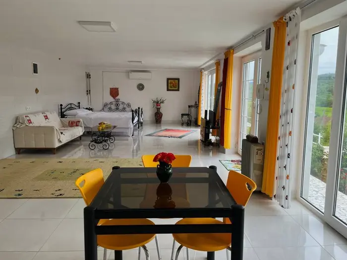 سوئیت فلت وایت