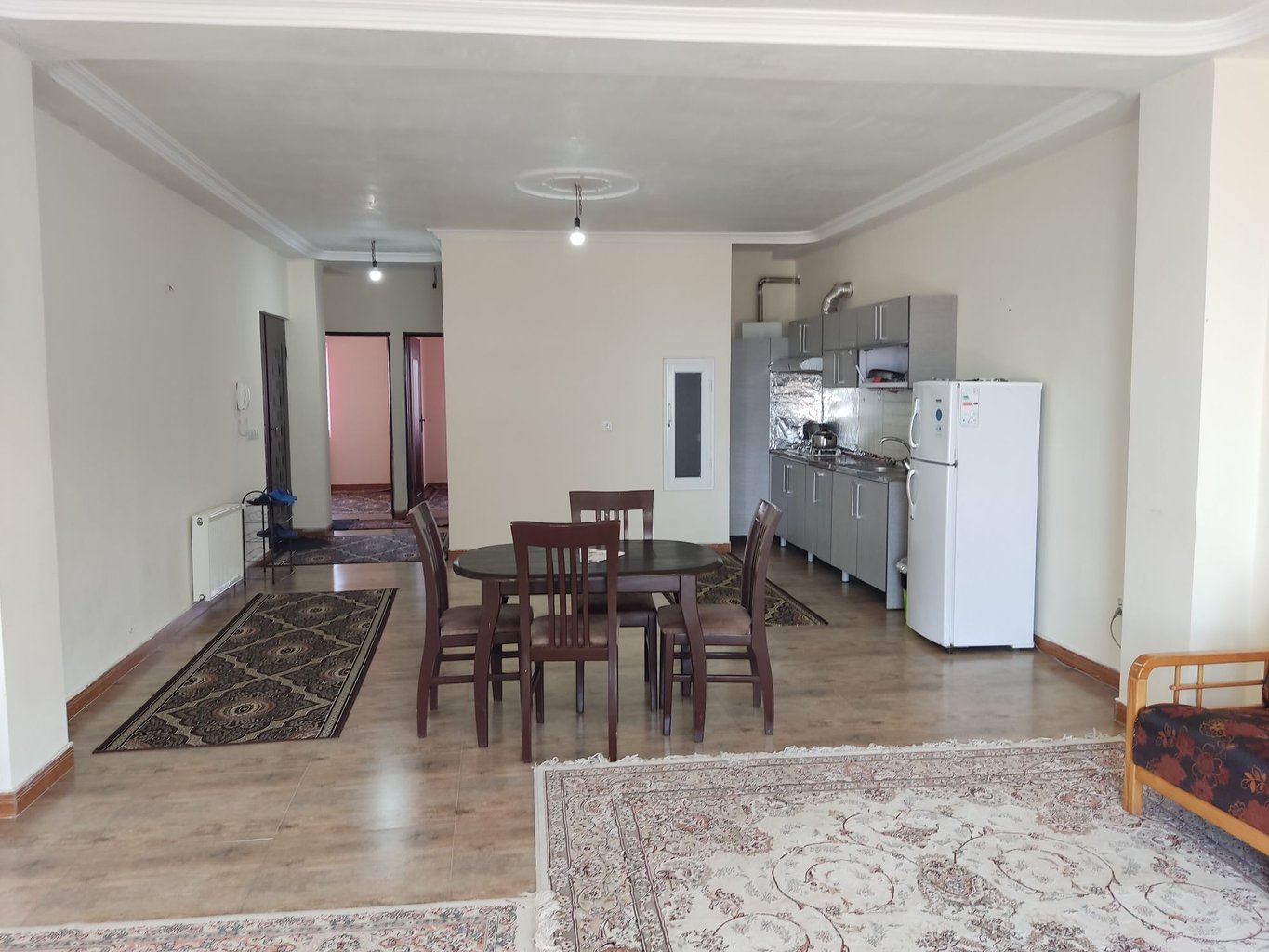 آپارتمان دوخوابه ساحلی بابایی طبقه سوم