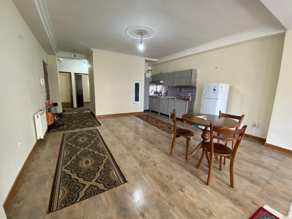 آپارتمان دوخوابه ساحلی بابایی طبقه اول