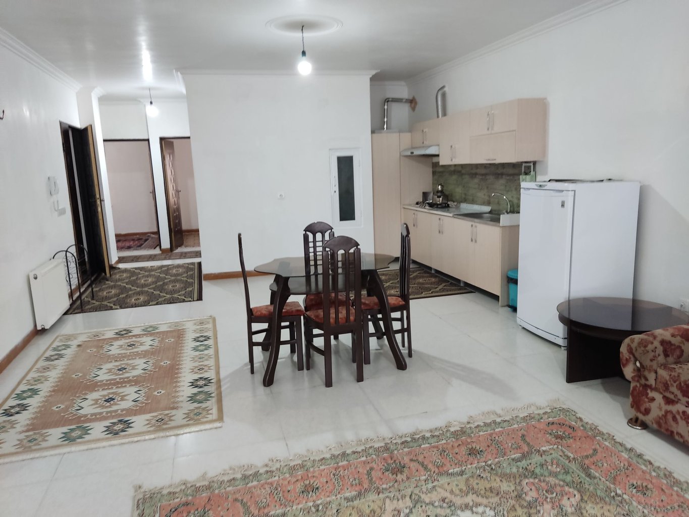 آپارتمان دوخوابه ساحلی بابایی طبقه چهارم