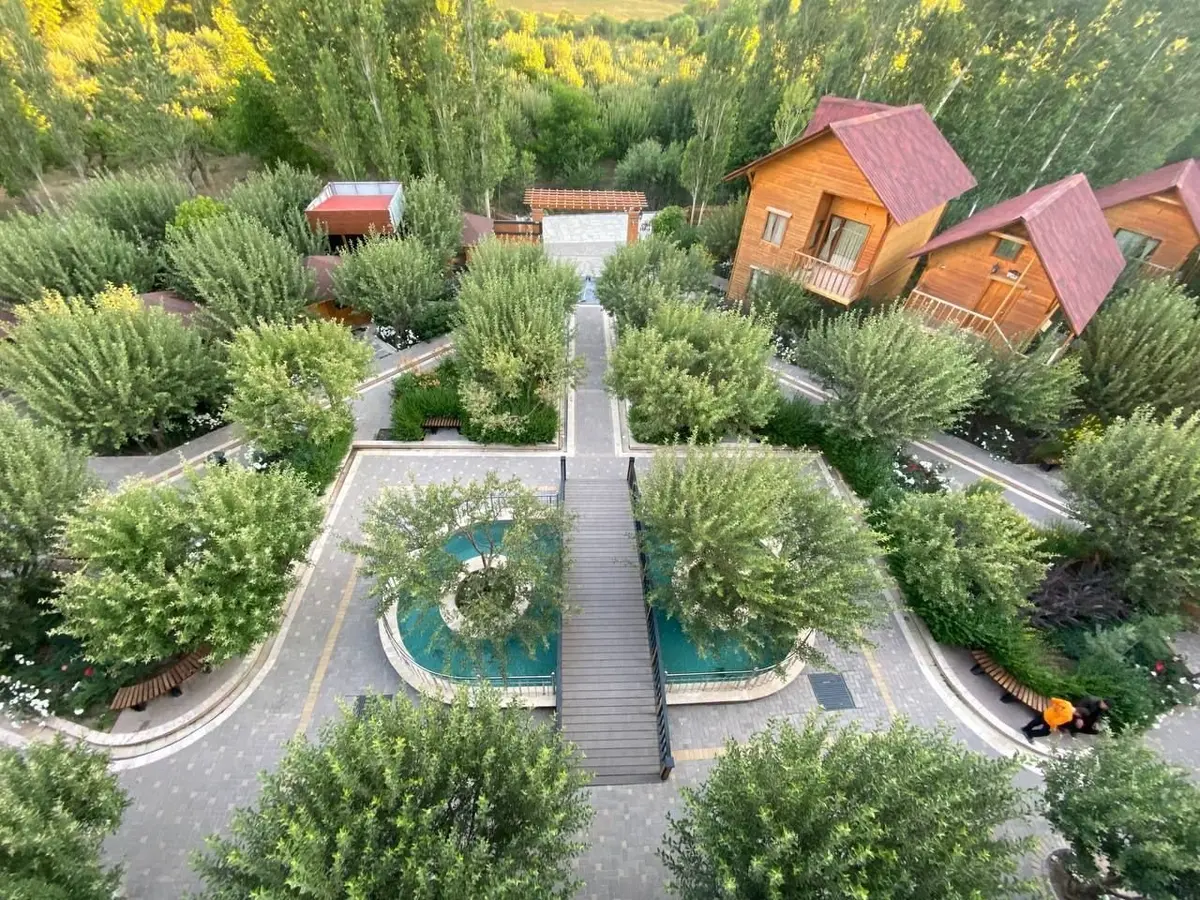 قصرچوبی بفرا واحد شقایق vip - طبیعت زیبای بفرا 