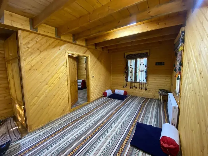 قصرچوبی بفرا واحد شقایق vip - نمای داخل سوئیت vipطبقه پایین