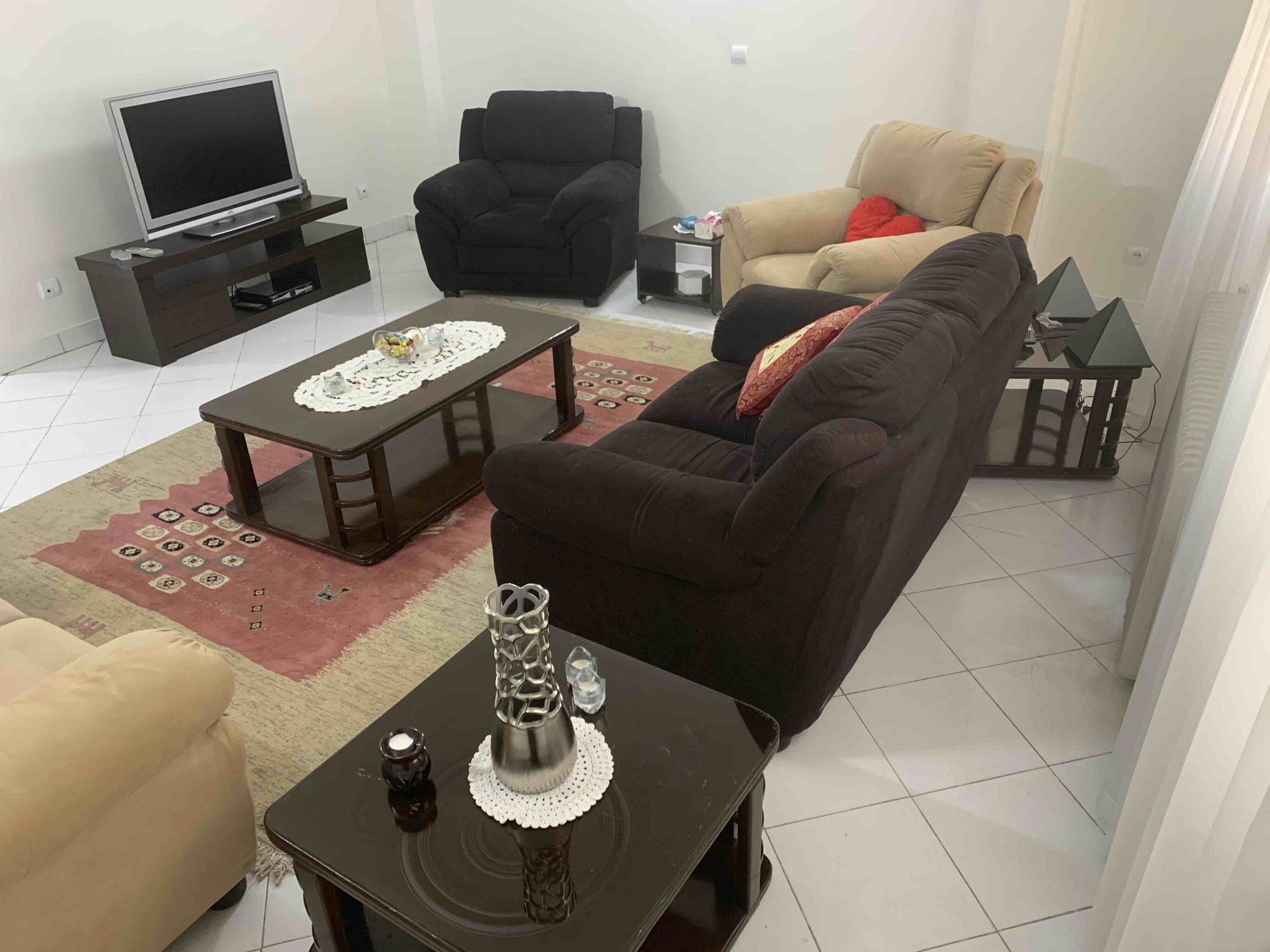 آپارتمان سه خوابه نرگس نواب