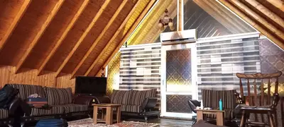 کلبه فلت چوبی تونل جنگلی