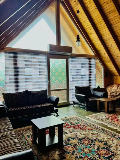 کلبه فلت چوبی تونل جنگلی