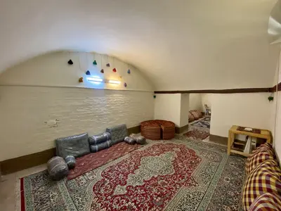 بومگردی سرای اوروزا - واحد دُر