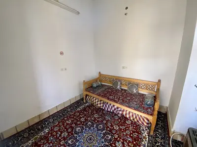 بومگردی سرای اوروزا - واحد زَر