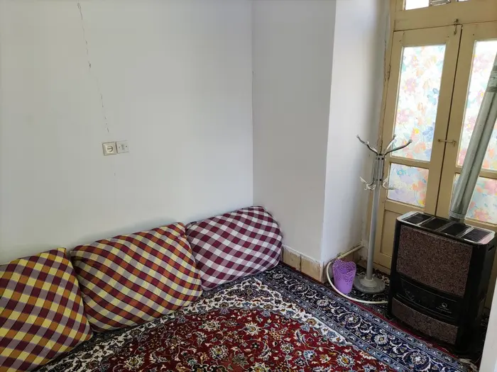 بوم گردی سرای اوروزا - واحد زَر